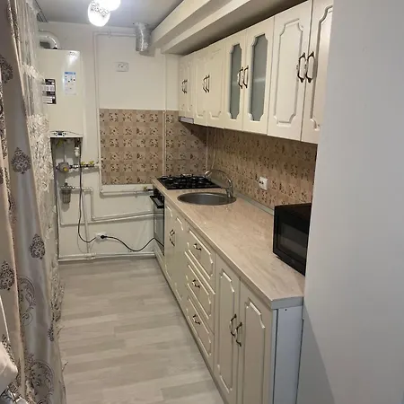 Strada Calea Unirii Bloc 5 アパート *